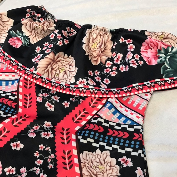 Off Shoulder Bodycon Dress - Picture 4 of 7